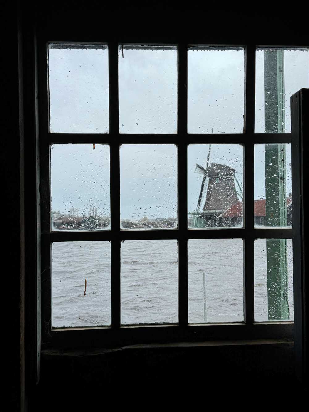 always sunny in amsterdam
